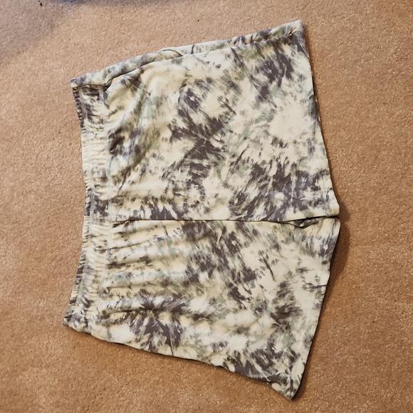 H HALSTON - WOMENS LARGE-  -AQUA-GRAY TIE DIE SHORTS - Picture 6 of 8